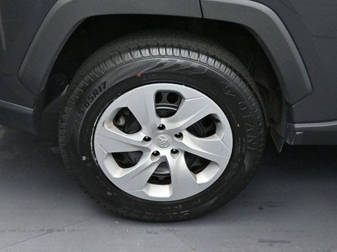 Used 2024 Toyota RAV4 LE FWD image 33
