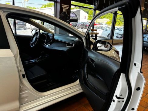 Used 2022 Toyota Corolla LE FWD image 26