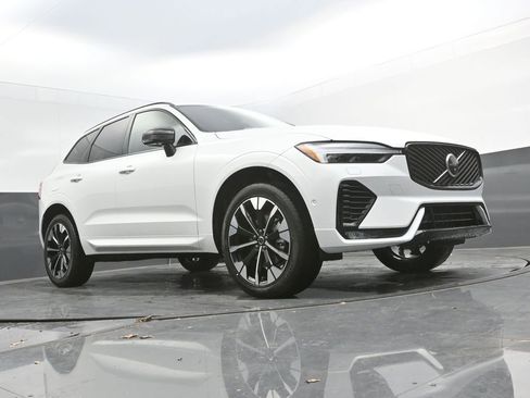 New 2026 Volvo XC60 B5 Plus w/ Protection Package Premier AWD/4WD image 34