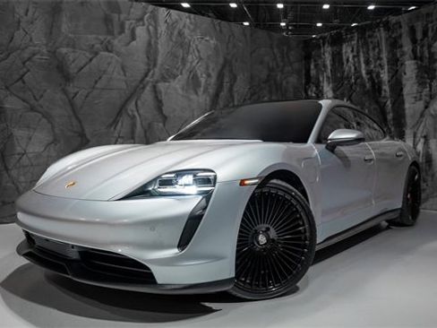 Used 2021 Porsche Taycan image 1