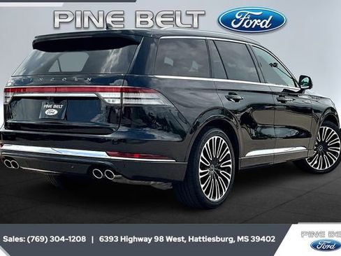 Used 2023 Lincoln Aviator Black Label w/ Dynamic Handling Package image 11