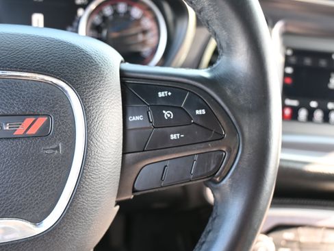 Used 2018 Dodge Challenger SXT image 19