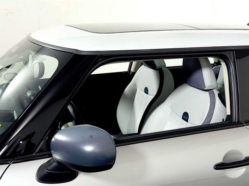 Used 2025 MINI Cooper S FWD image 28