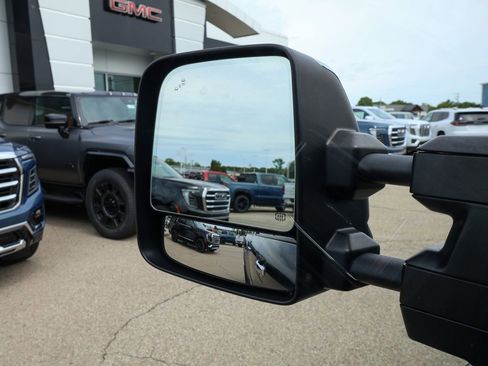 Used 2021 Nissan Titan Platinum Reserve w/ Moonroof Package AWD/4WD image 32