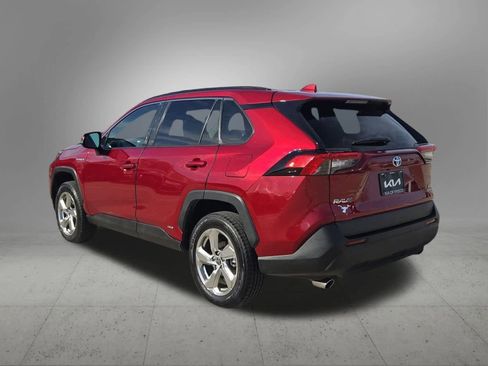 Used 2021 Toyota RAV4 XLE Premium image 4