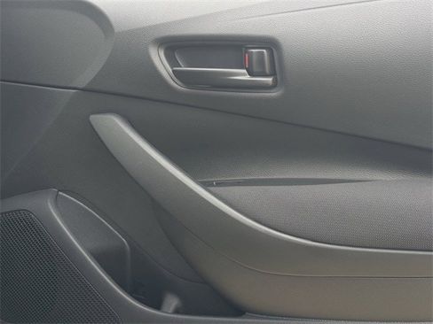 Used 2025 Toyota Corolla LE image 27