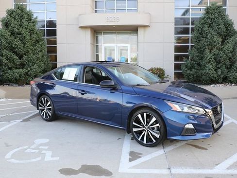 Used 2022 Nissan Altima 2.0 SR FWD image 1