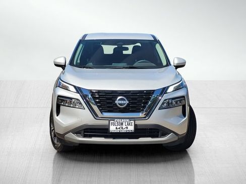 Used 2023 Nissan Rogue SV FWD image 2