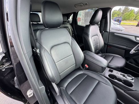 Used 2025 Ford Escape Platinum AWD/4WD image 27
