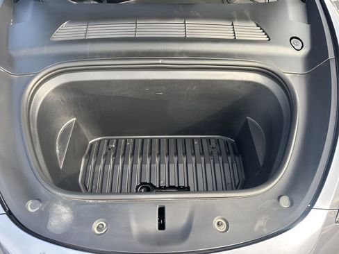 Used 2022 Tesla Model Y Performance image 35