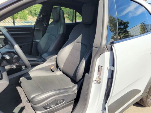 Used 2025 Porsche Macan Electric image 5