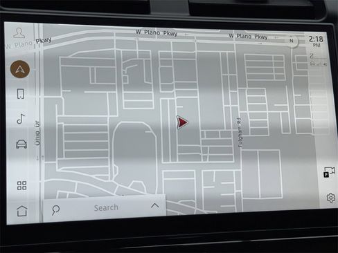 Used 2023 Land Rover Discovery Metropolitan Edition image 26