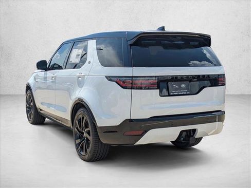 New 2025 Land Rover Discovery Dynamic SE image 9