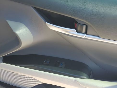 Used 2019 Toyota Camry LE image 46