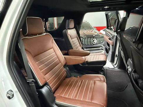 Used 2024 GMC Yukon Denali Ultimate AWD/4WD image 24