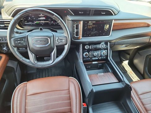 Used 2024 GMC Yukon Denali Ultimate AWD/4WD image 12