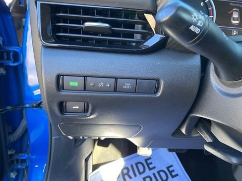 Used 2021 Nissan Sentra SV image 23