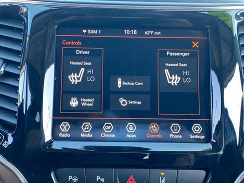 Used 2022 Jeep Cherokee Limited AWD/4WD image 15