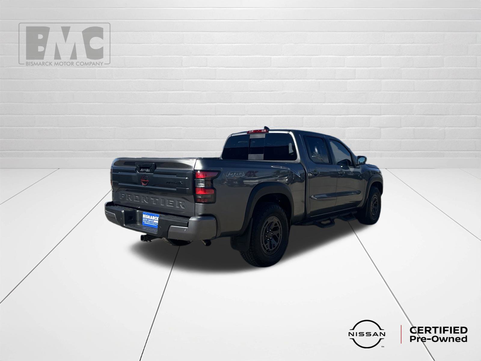 Used 2025 Nissan Frontier PRO-4X AWD/4WD image 3