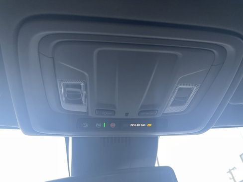 Used 2023 GMC Sierra 1500 SLT w/ SLT Convenience Package image 32