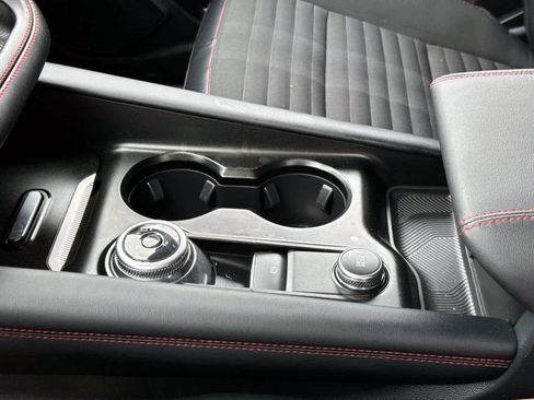 Used 2025 Ford Explorer ST-Line w/ ST-Line Street Pack image 18