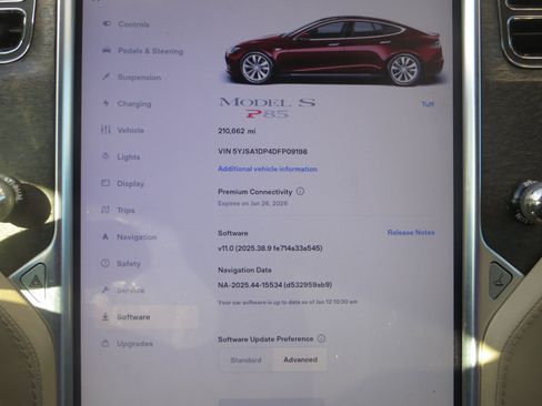 Used 2013 Tesla Model S Performance image 4