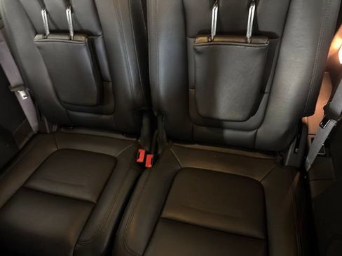 Used 2015 Ford Explorer XLT w/ Equipment Group 202A FWD image 27