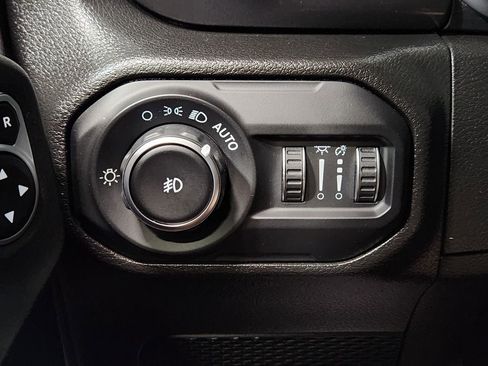 Used 2022 Jeep Wrangler Unlimited Sahara image 42