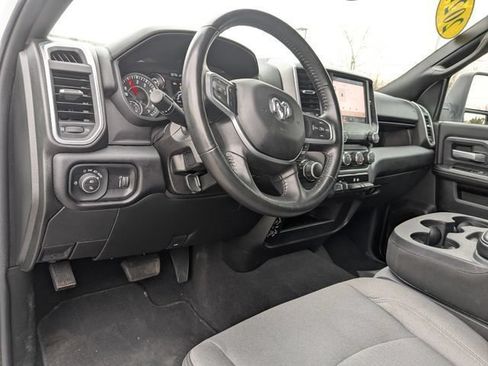 Used 2024 RAM 2500 Big Horn AWD/4WD image 2