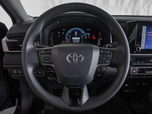 Used 2025 Toyota Camry LE image 26