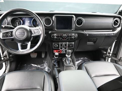 Used 2023 Jeep Wrangler Unlimited Rubicon 4xe w/ Cold Weather Group AWD/4WD image 10