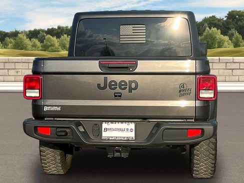 Used 2021 Jeep Gladiator Willys image 4