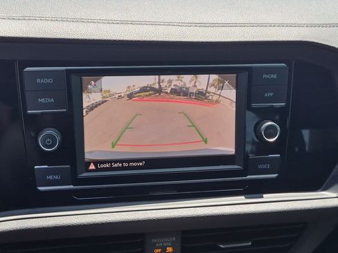 Used 2022 Volkswagen Jetta SE w/ Panoramic Sunroof Package FWD image 24