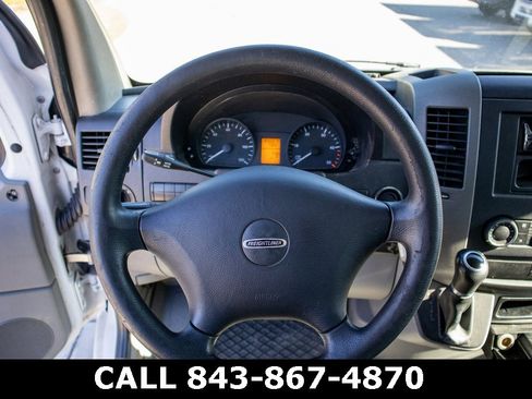 Used 2015 Freightliner Sprinter 3500 image 7