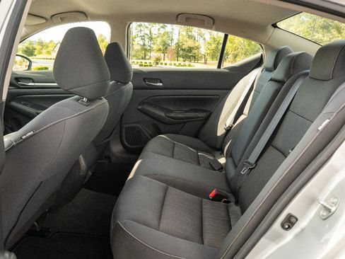 Used 2022 Nissan Altima 2.5 SV FWD image 15