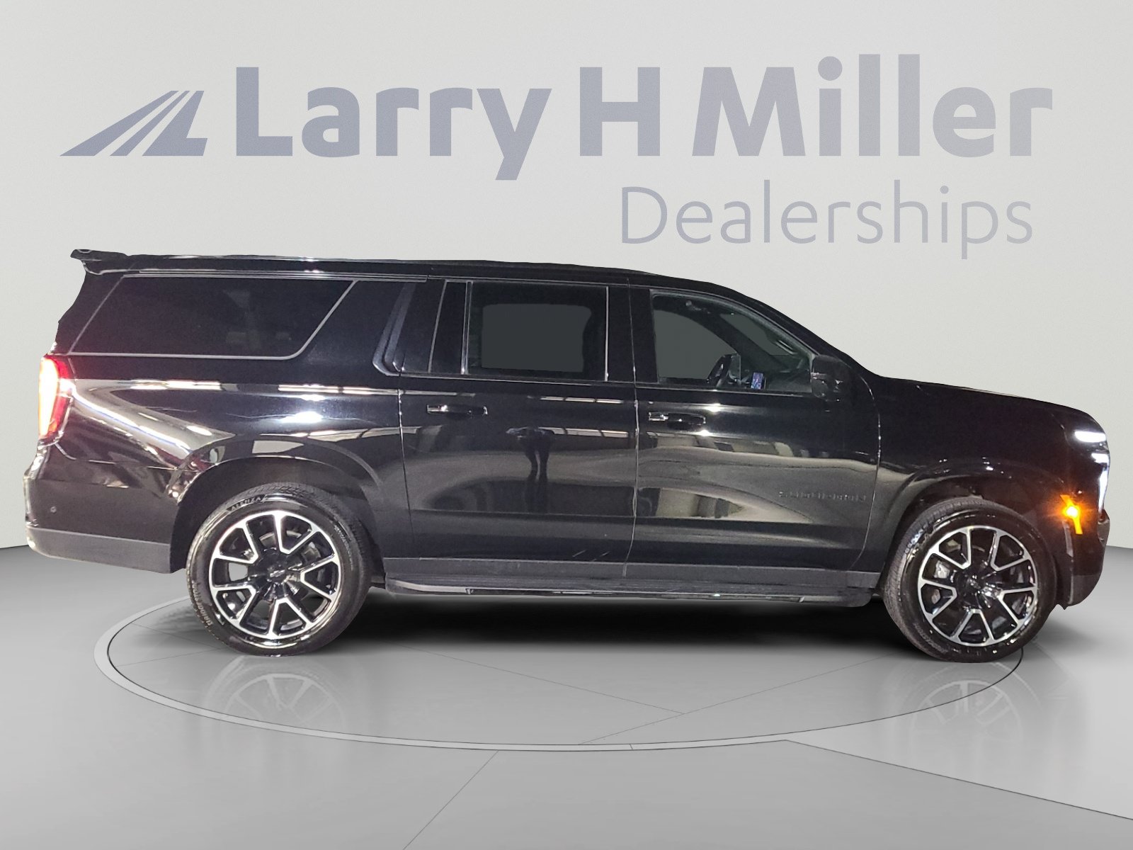 Used 2026 Chevrolet Suburban RST w/ Sun And Tow Package AWD/4WD image 6