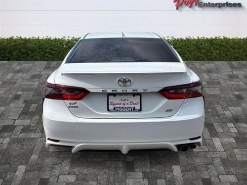 Used 2024 Toyota Camry SE FWD image 9