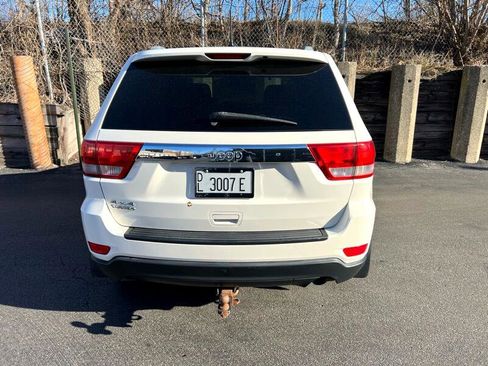 Used 2011 Jeep Grand Cherokee Laredo image 24