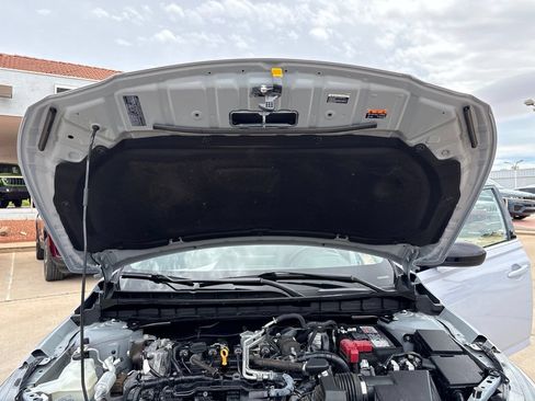 Used 2024 Nissan Altima 2.5 SR FWD image 43