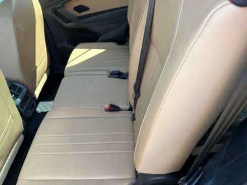 Used 2023 Volkswagen Tiguan SE FWD image 6