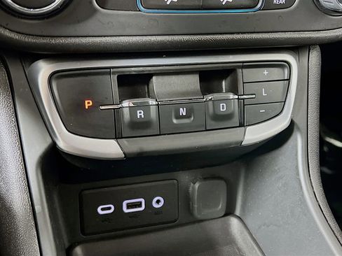 Used 2024 GMC Terrain SLE image 16