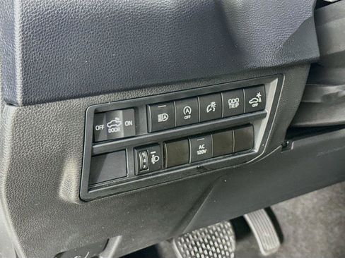 Used 2022 Toyota Tundra SR5 w/ SR5 Premium Package AWD/4WD image 15