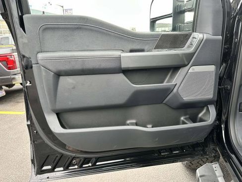 New 2026 Ford F250 Lariat w/ Black Appearance Package AWD/4WD image 9