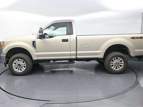 Used 2017 Ford F250 XLT w/ XLT Value Package AWD/4WD image 4