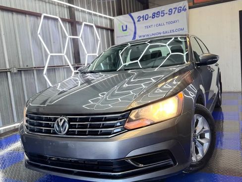 Used 2016 Volkswagen Passat 1.8T S image 5
