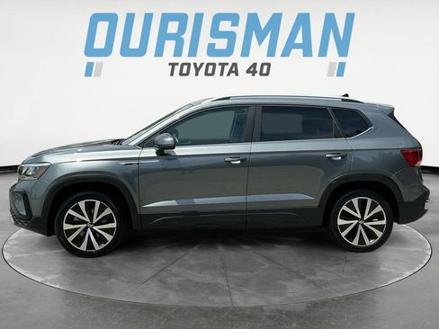 Used 2024 Volkswagen Taos SE FWD image 4