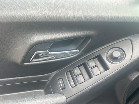 Used 2020 Chevrolet Trax LT w/ LT Convenience Package FWD image 13