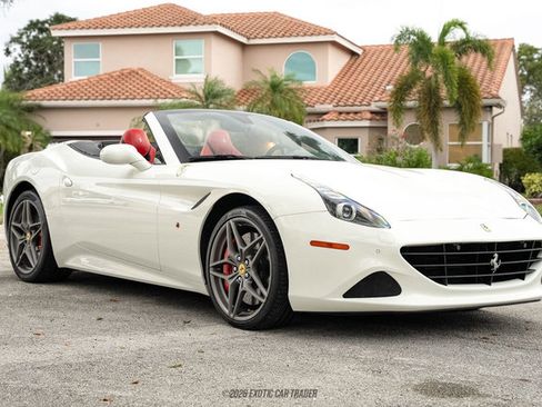 Used 2016 Ferrari California T image 12