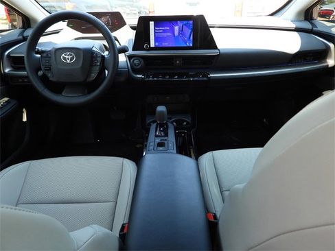 Certified 2025 Toyota Prius XLE image 9