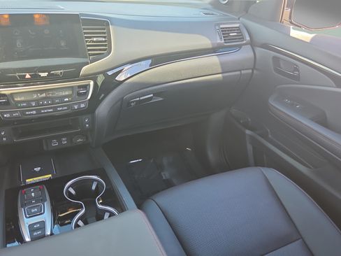 Used 2025 Honda Passport Black Edition image 14